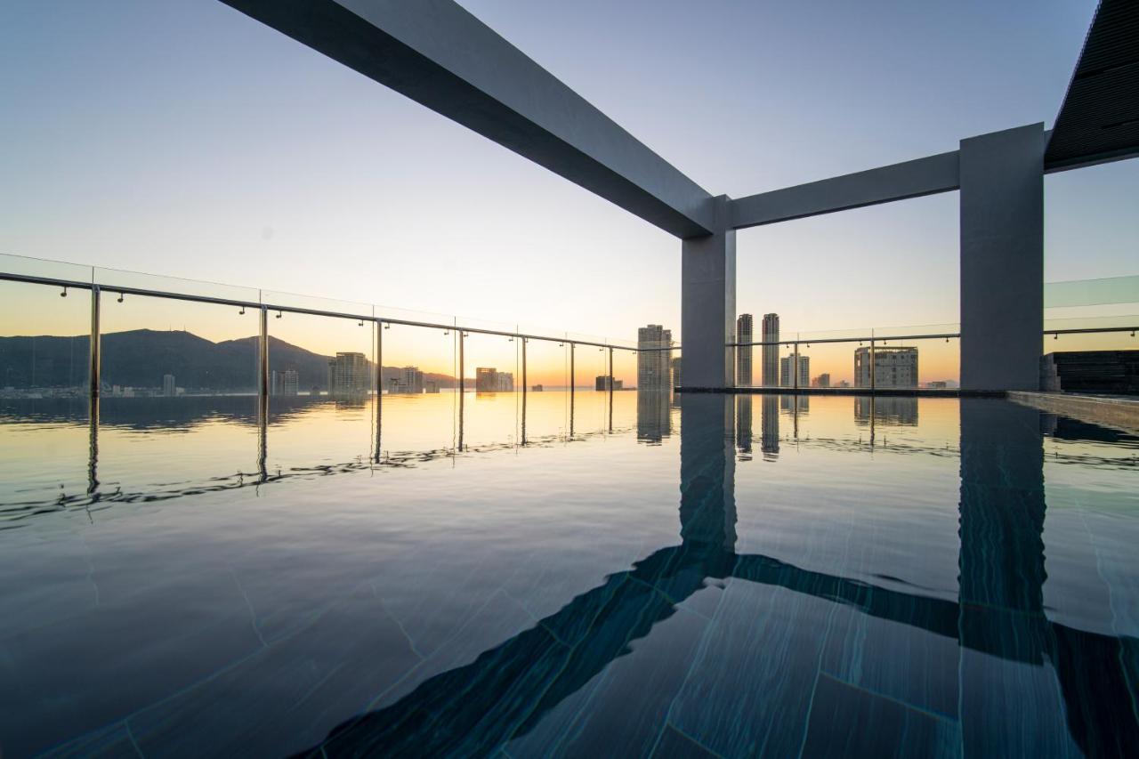 Luxtery Hotel & Spa Da Nang Exterior foto