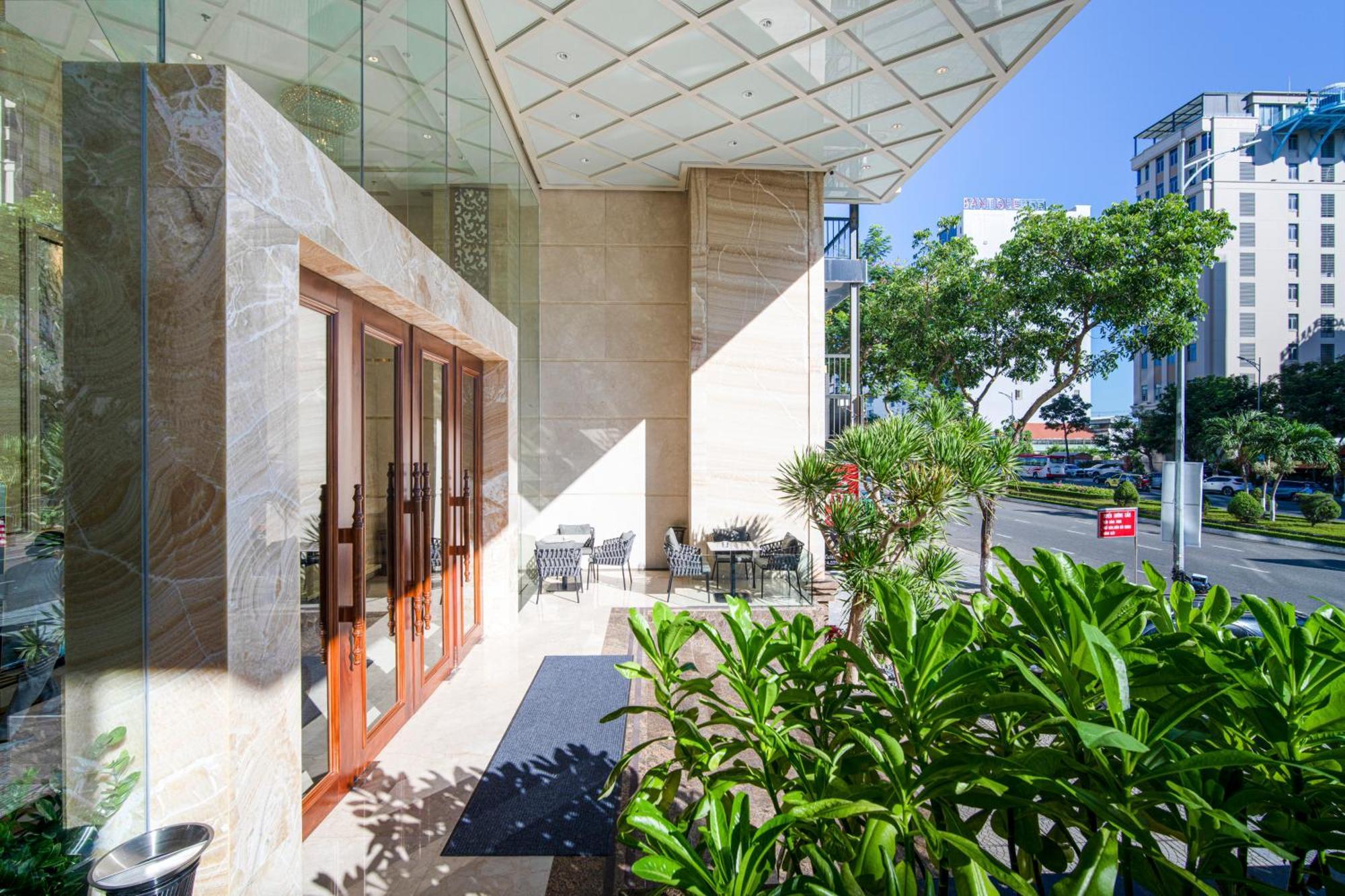 Luxtery Hotel & Spa Da Nang Exterior foto